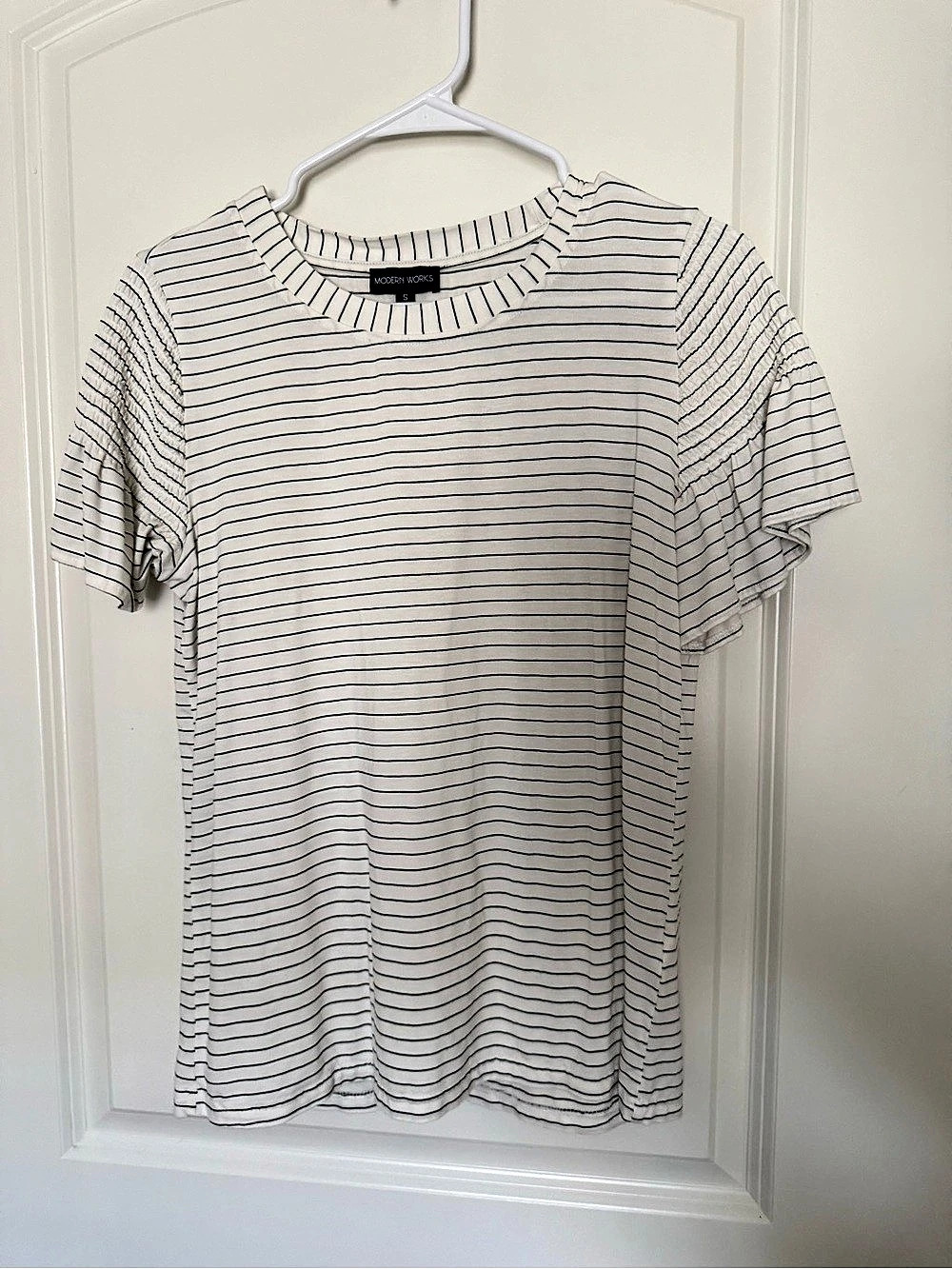 Modern Works Striped Short Sleeve Tee in White & Black Size Small